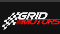 Logo Grid Motors em branco e vermelho.
