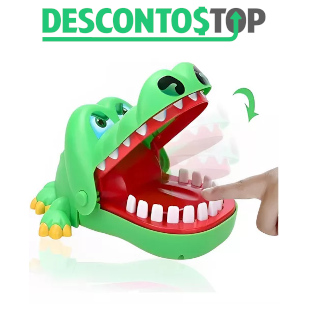 Imagem de uma mão interagindo com o jogo do crocodilo dentista