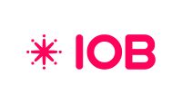 Logo IOB com as letras do nome da marca na cor rosa.
