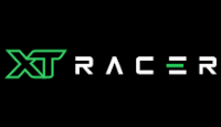 Logo XT Racer com letras nas cores verde e branco sobre um fundo na cor preta.